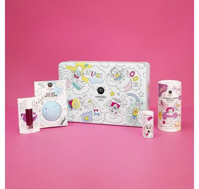 Nailmatic gift set with Zouzou polish, lip gloss cherry, lagoon foaming salt, bath bomb Comet στο Bebe Maison