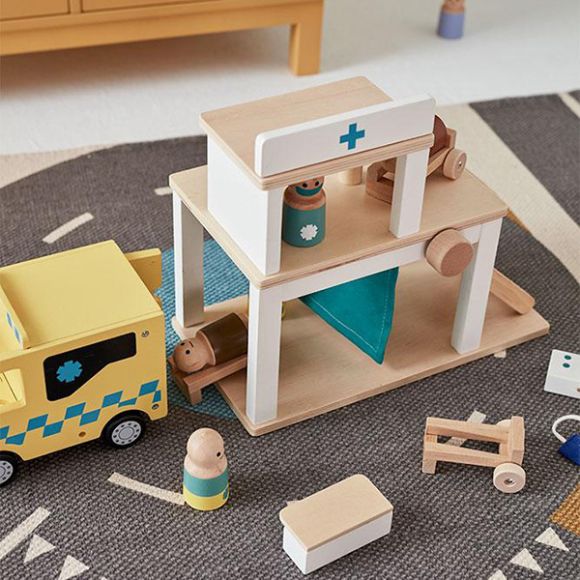 Wooden ambulance Kids Concept aiden στο Bebe Maison